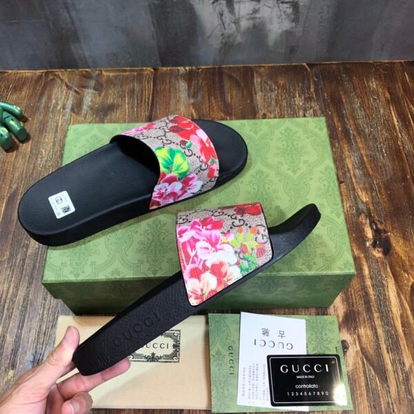 GUCCI SLIPPERS 9