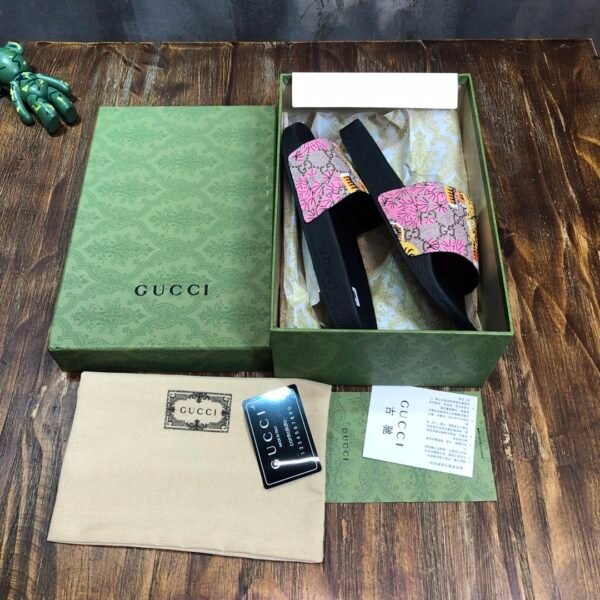 GUCCI SLIPPERS 13