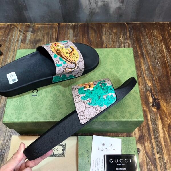 GUCCI SLIPPERS 14