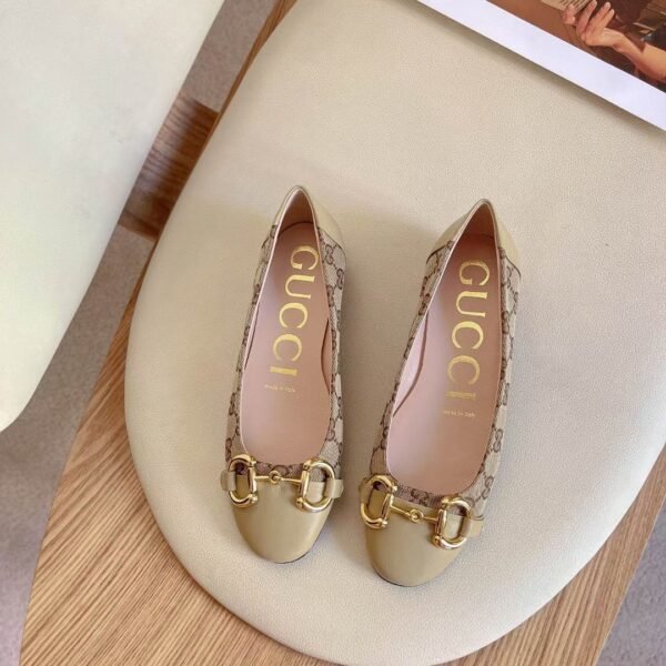 GUCCI FLATS 9