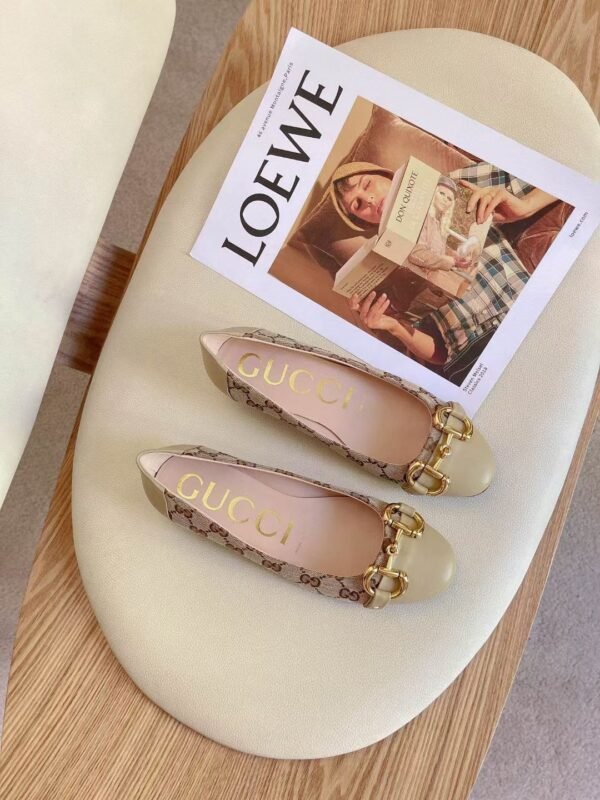 GUCCI FLATS 9