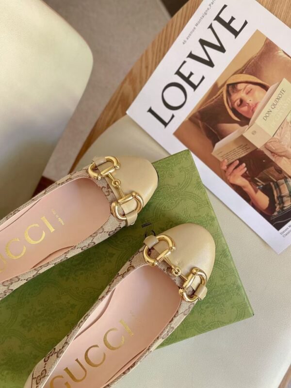 GUCCI FLATS 9