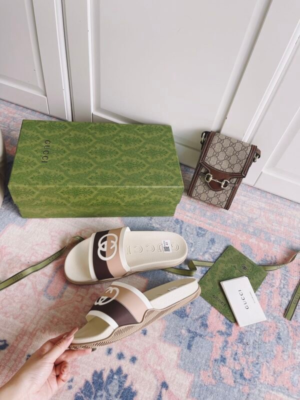 GUCCI SLIPPERS 15