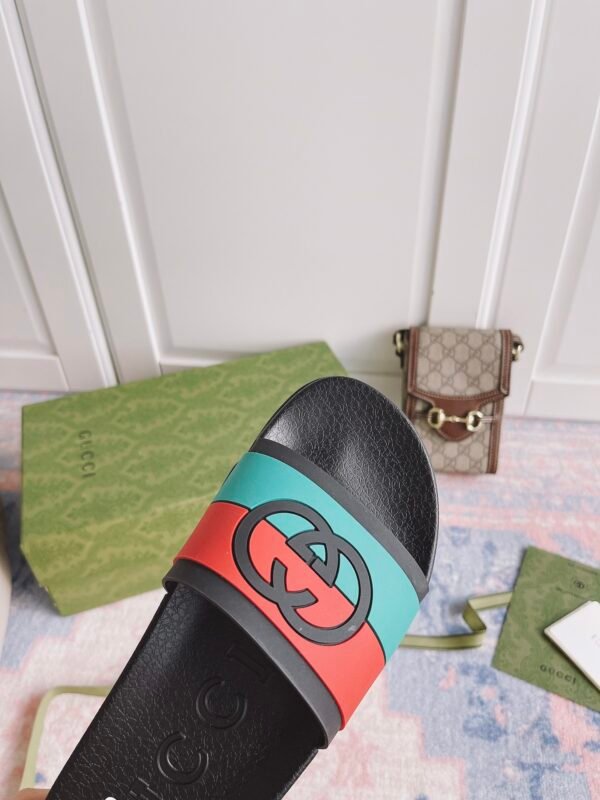 GUCCI SLIPPERS 16