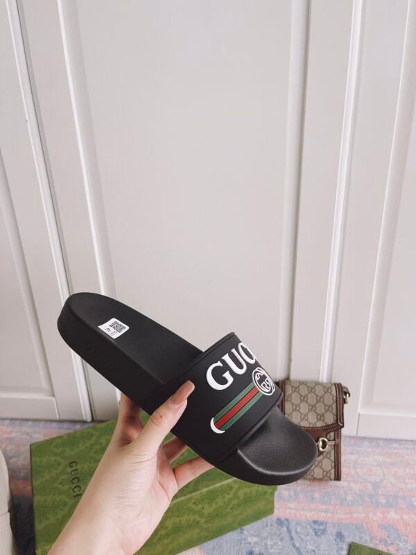 GUCCI SLIPPERS 17