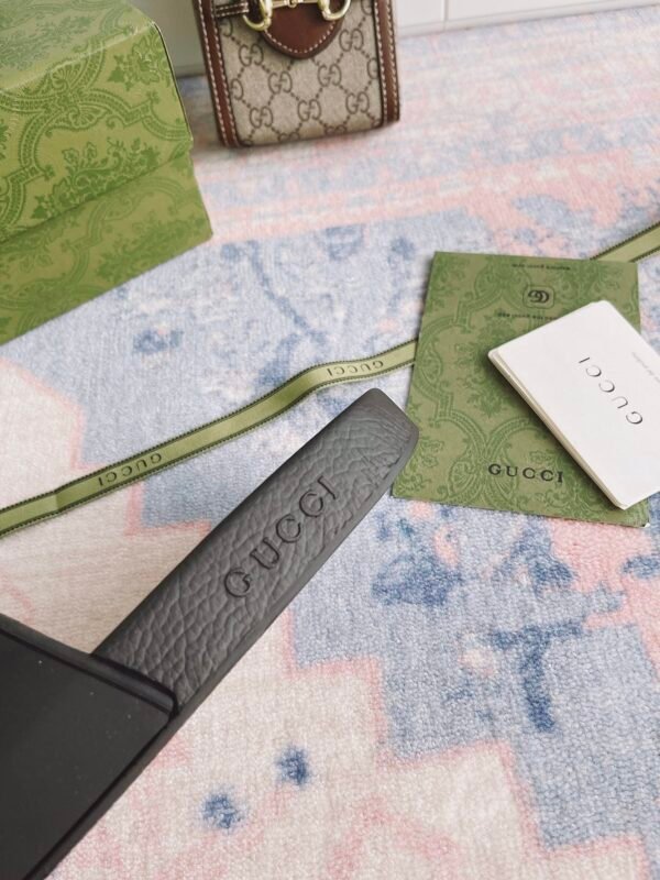 GUCCI SLIPPERS 17