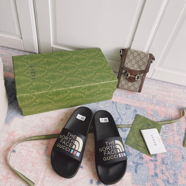 GUCCI SLIPPERS 18