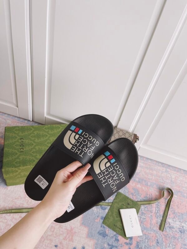GUCCI SLIPPERS 18