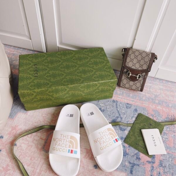 GUCCI SLIPPERS 19