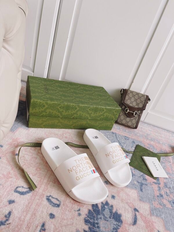 GUCCI SLIPPERS 19