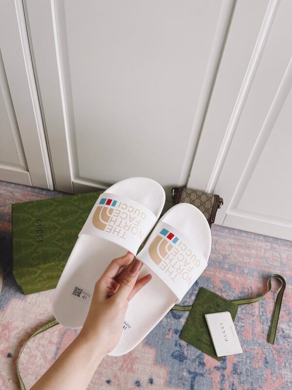 GUCCI SLIPPERS 19