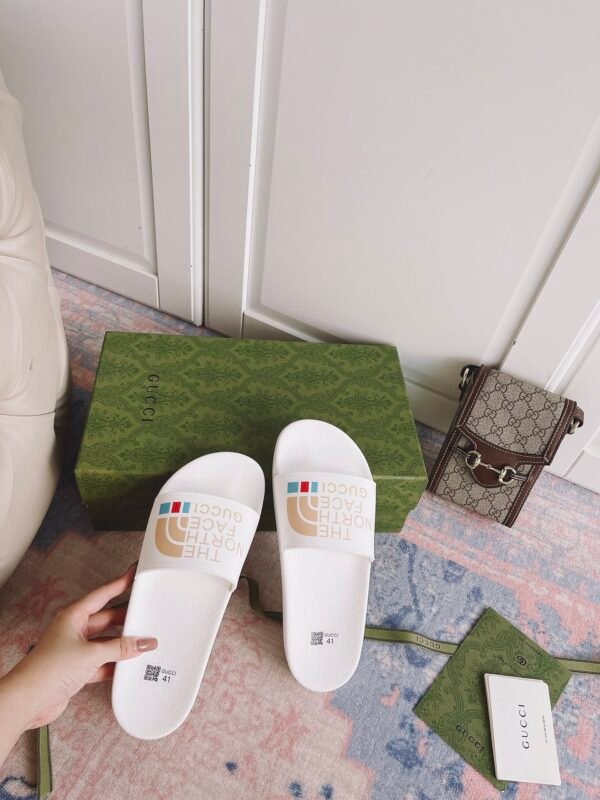 GUCCI SLIPPERS 19