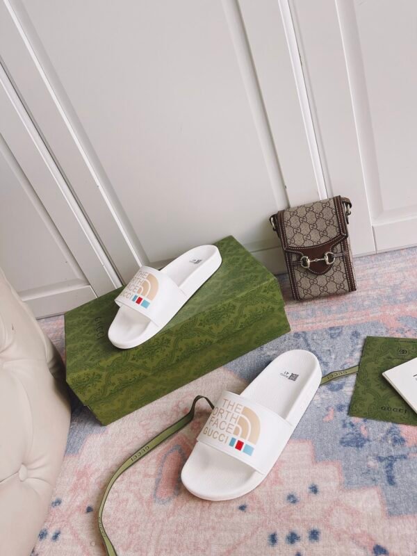 GUCCI SLIPPERS 19
