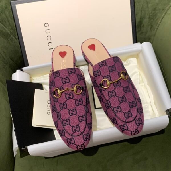 GUCCI FLATS 16