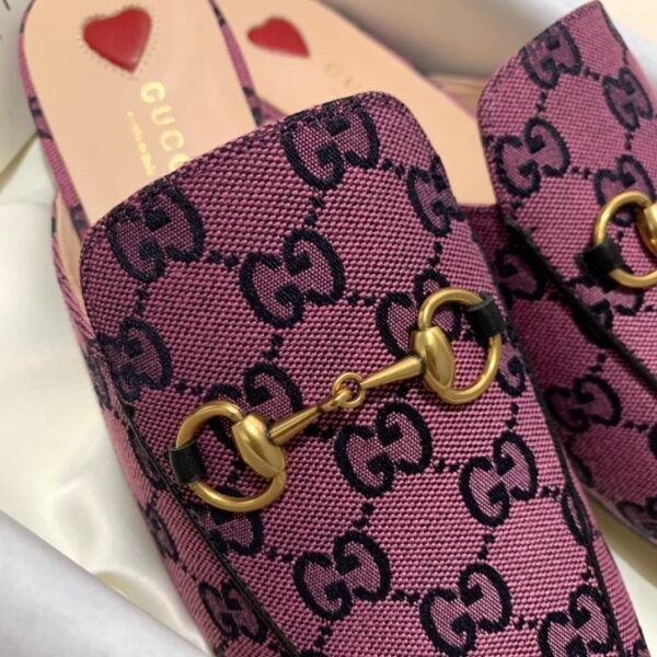 GUCCI FLATS 16