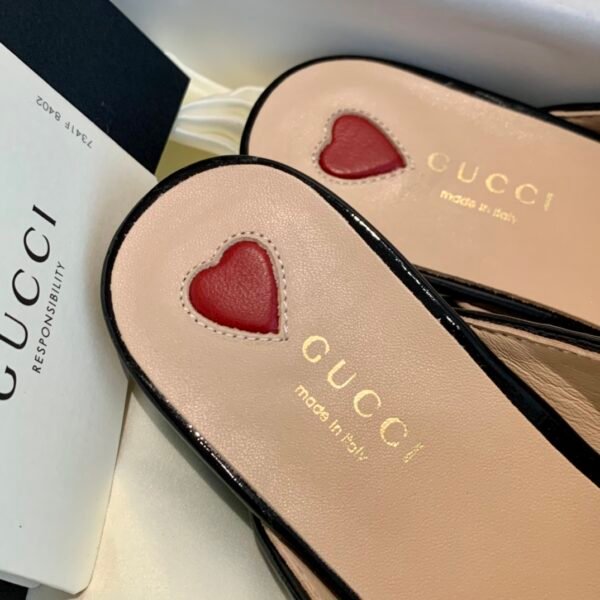 GUCCI FLATS 17