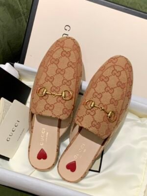 GUCCI FLATS 21