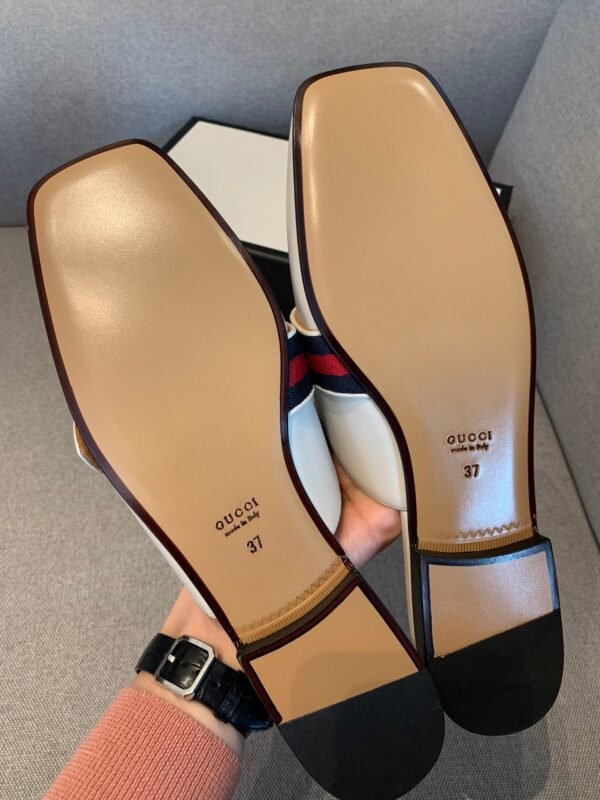 GUCCI FLATS 22