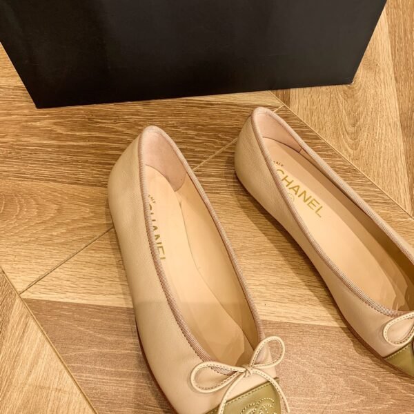 CHANEL FLATS 6
