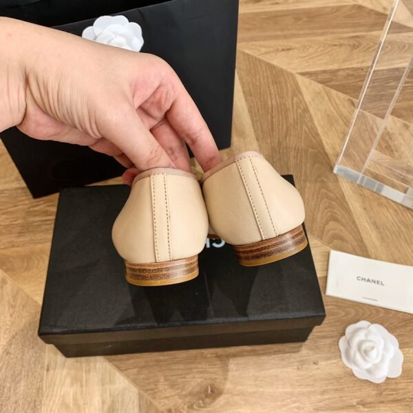 CHANEL FLATS 6