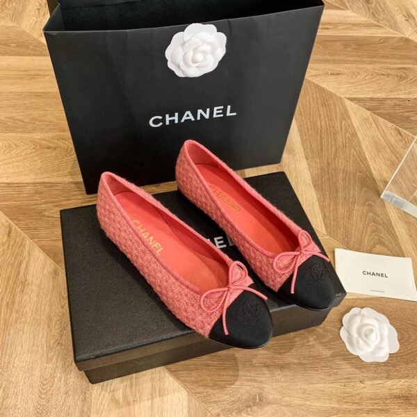 CHANEL FLATS 8