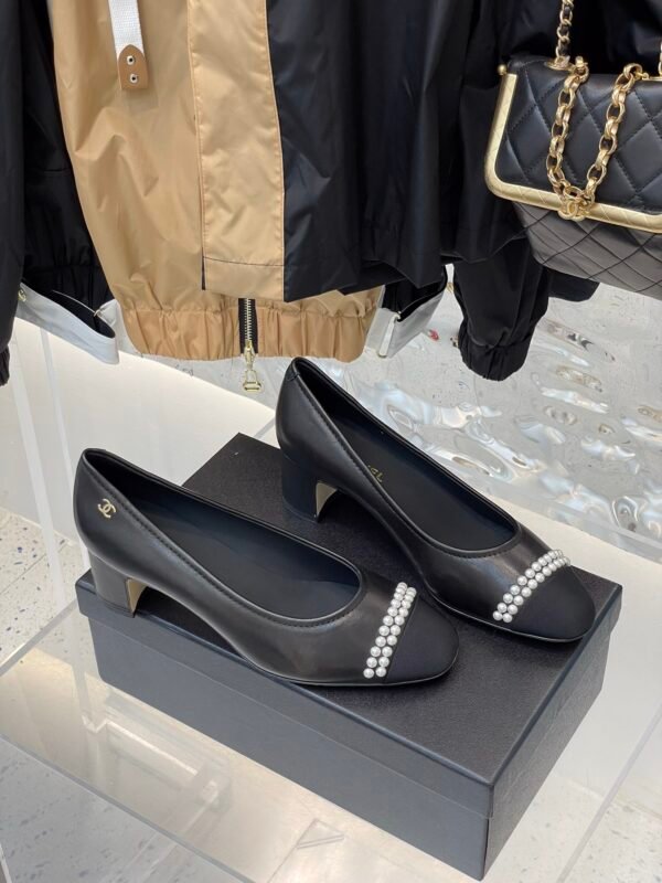 CHANEL HIGH HEELS 2