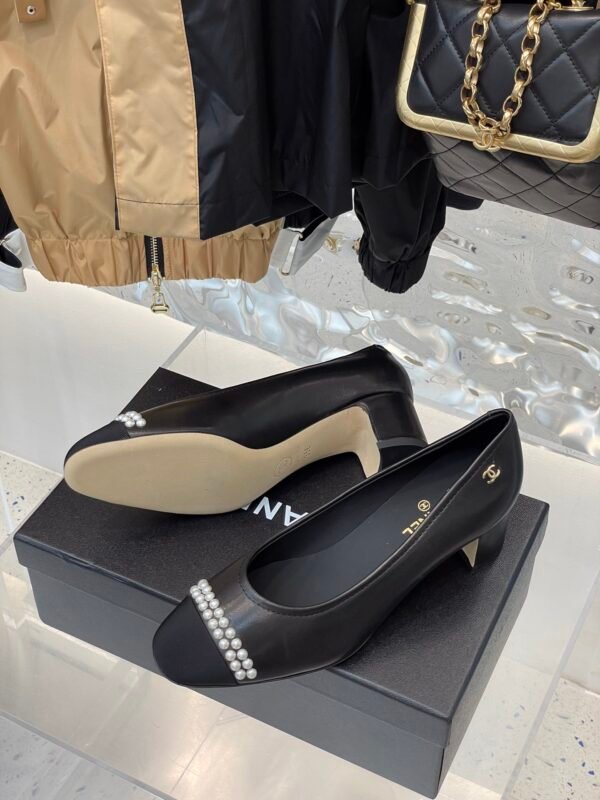 CHANEL HIGH HEELS 2