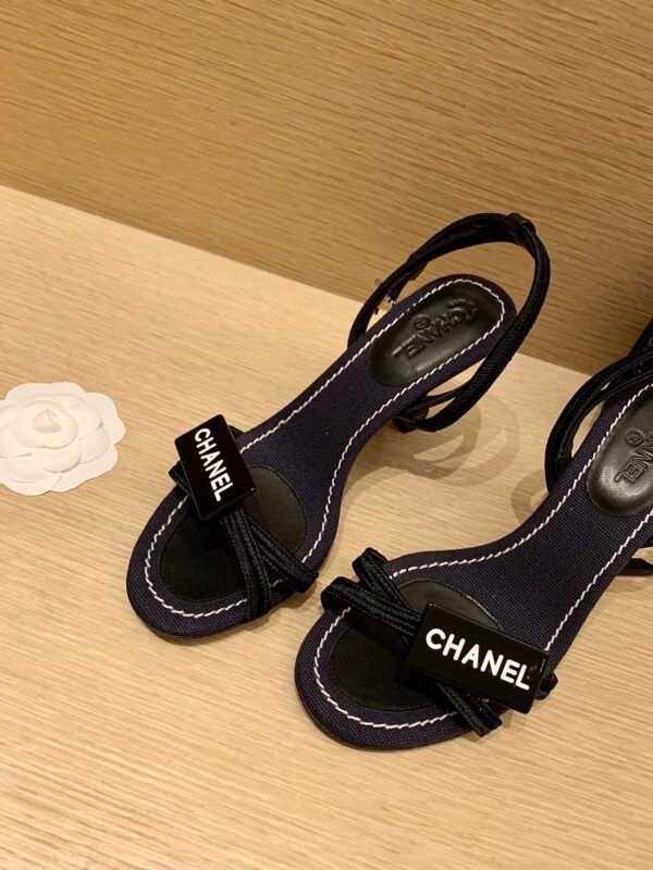 CHANEL SLIPPERS 3