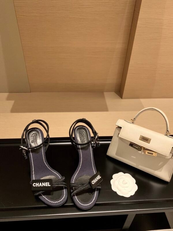 CHANEL SLIPPERS 3