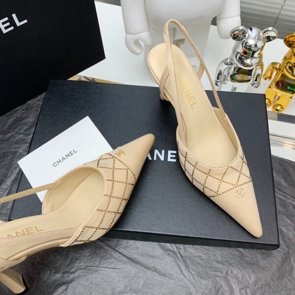 CHANEL HIGH HEELS 4