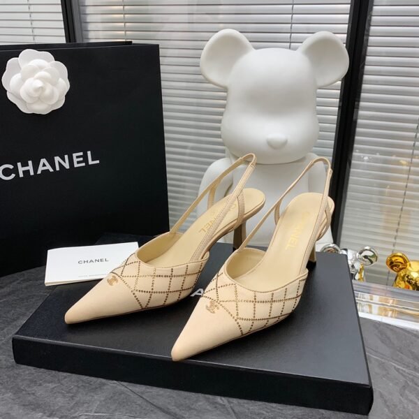 CHANEL HIGH HEELS 4