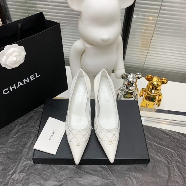 CHANEL HIGH HEELS 7