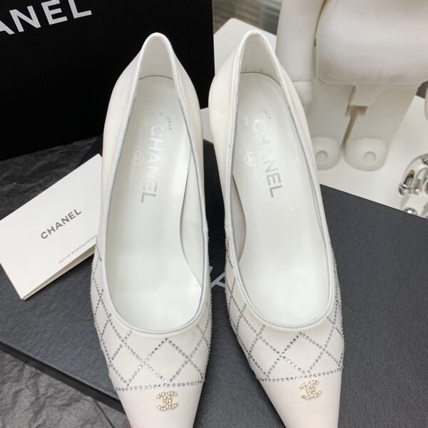 CHANEL HIGH HEELS 7