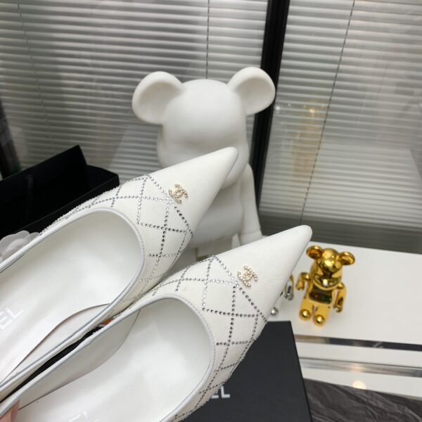 CHANEL HIGH HEELS 7