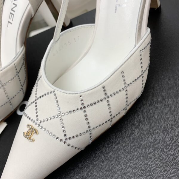 CHANEL HIGH HEELS 8