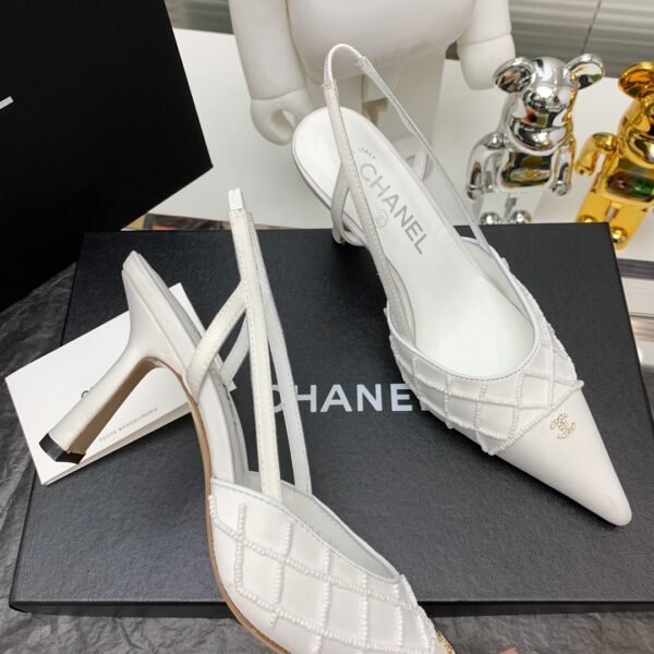 CHANEL HIGH HEELS 10