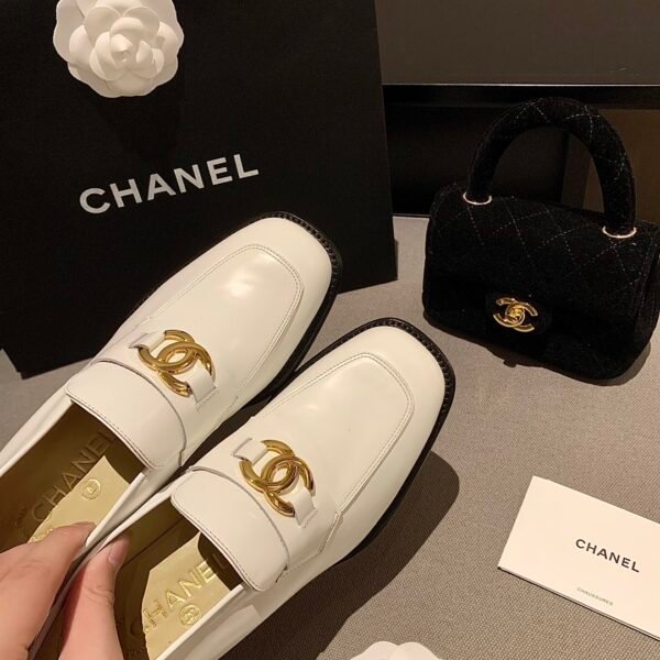 CHANEL FLATS 13