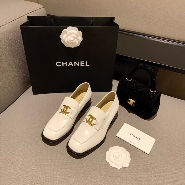 CHANEL FLATS 13