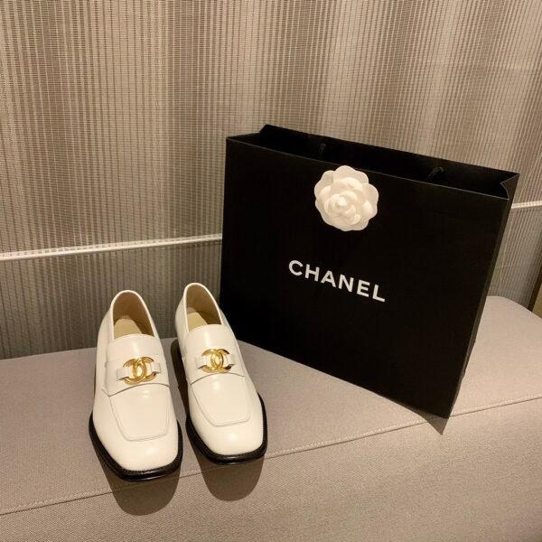CHANEL FLATS 13