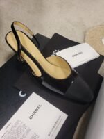 CHANEL FLAT 43