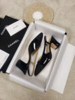 CHANEL FLAT 43