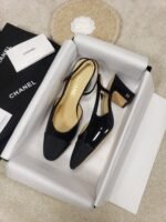 CHANEL FLAT 43