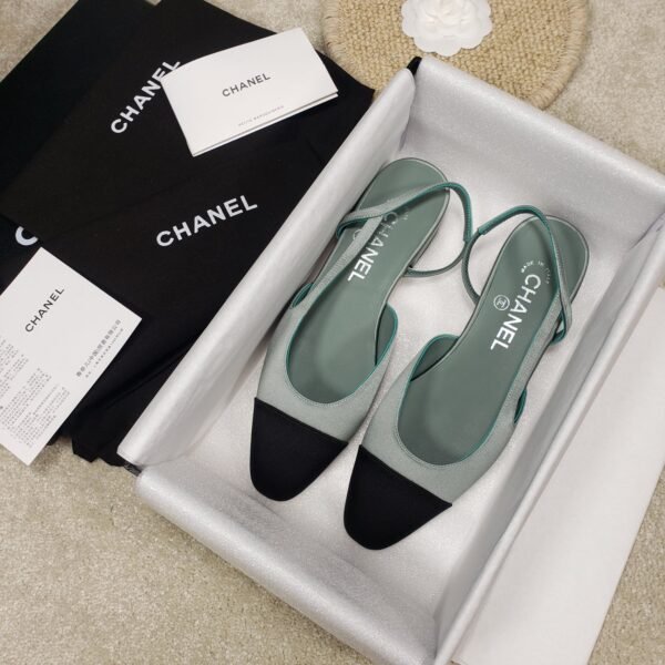CHANEL FLAT 44