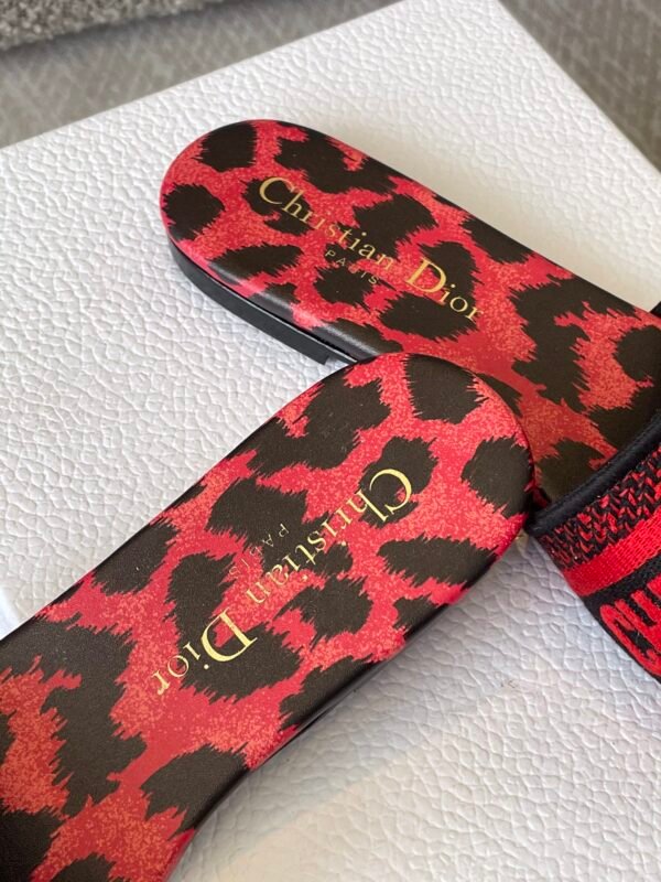 DIOR SLIPPERS 1