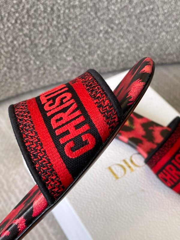 DIOR SLIPPERS 1