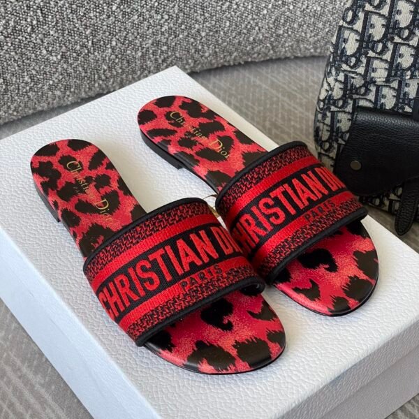 DIOR SLIPPERS 1