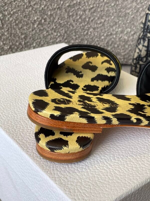 DIOR SLIPPERS 2
