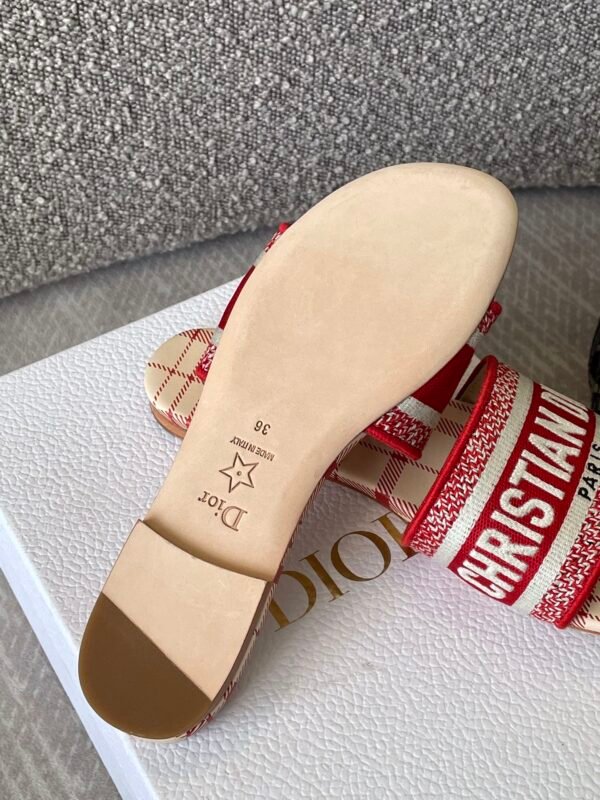 DIOR SLIPPERS 3