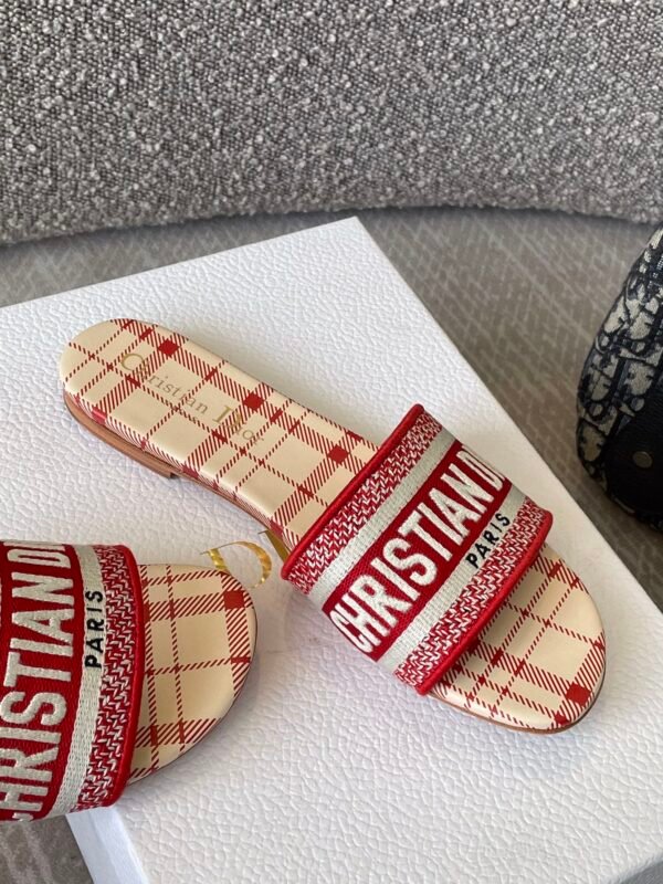 DIOR SLIPPERS 3