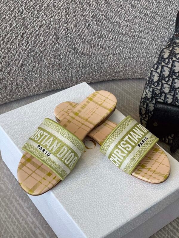 DIOR SLIPPERS 4